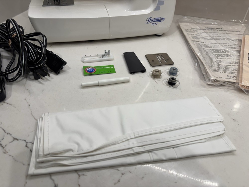 Janome Harmony 1017 Sewing Machine 2005...MUST SEE!