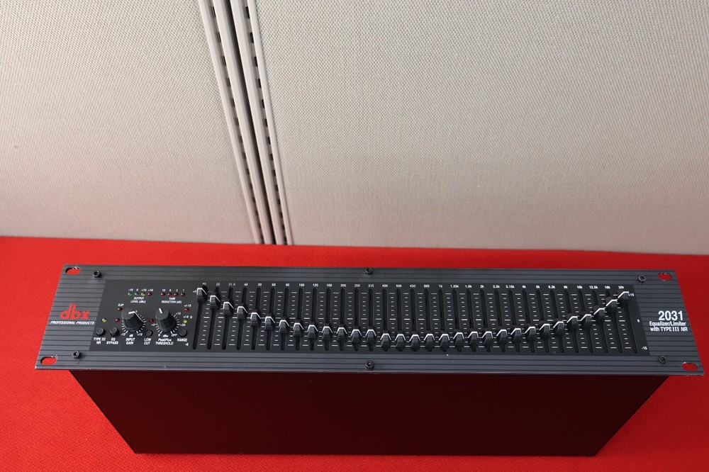 dbx 2031 Equalizer / Limiter with TYPE 3 NR
