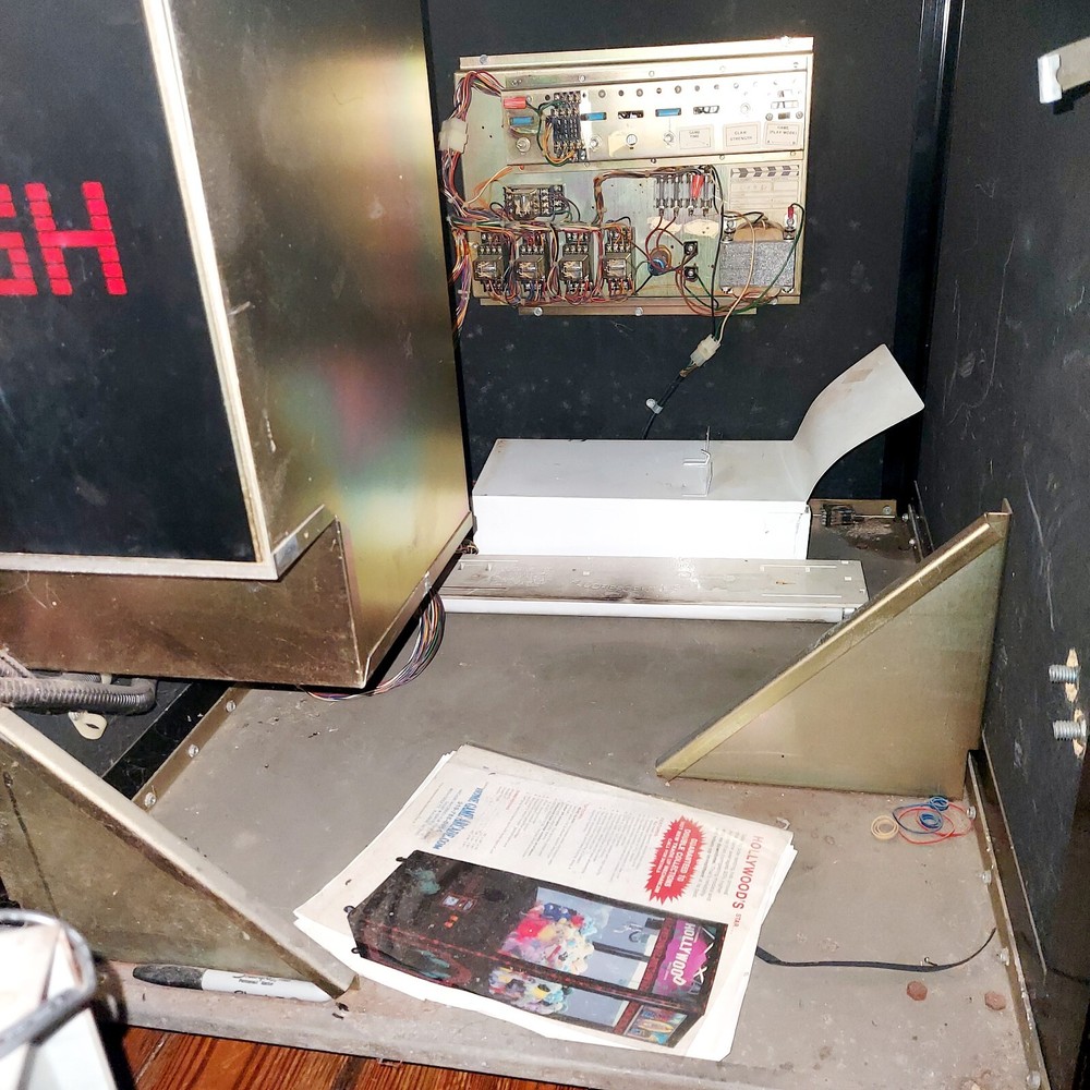 Vintage Hollywood Skill Crane Claw Machine
