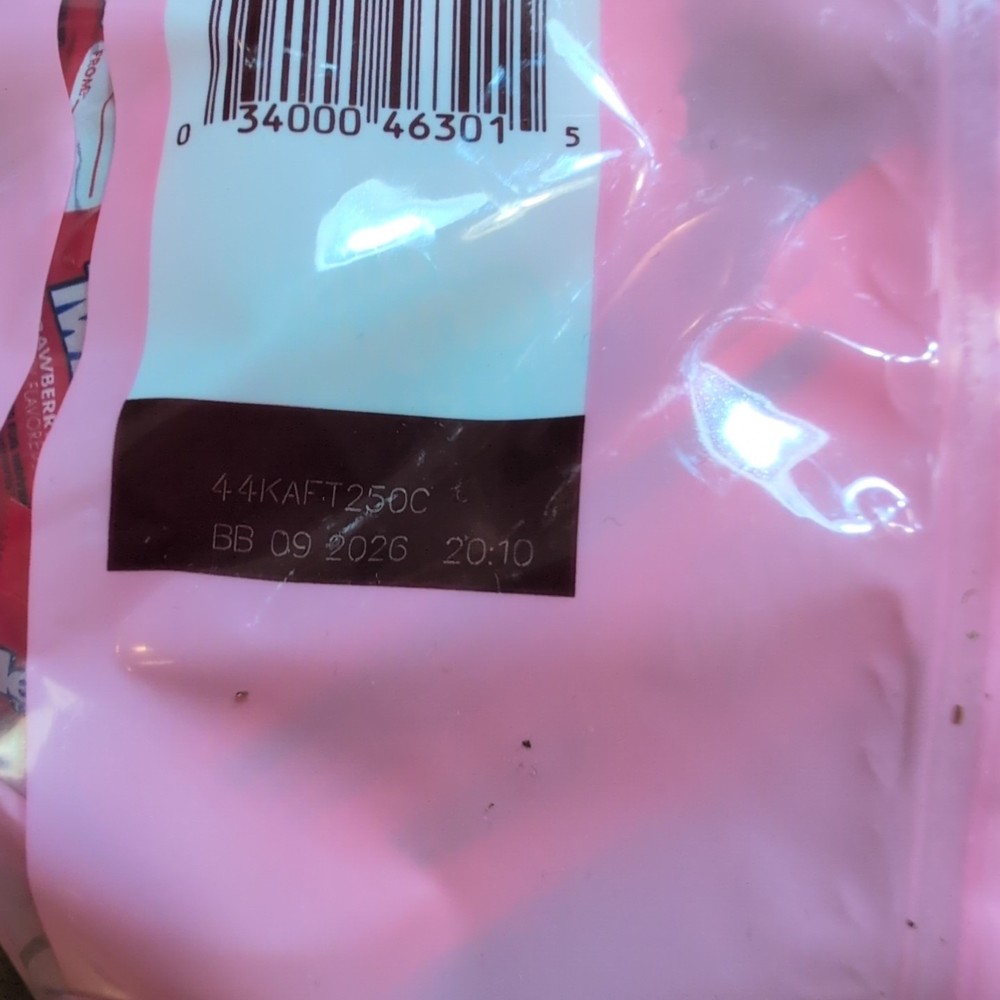 Hershey Valentine Assorted Flavored Snack Size Candy, 84 pcs.