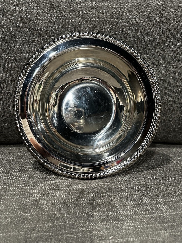 Wm Rogers Silverplate Serving Bowl 10” Rope Edge Vintage International Silver