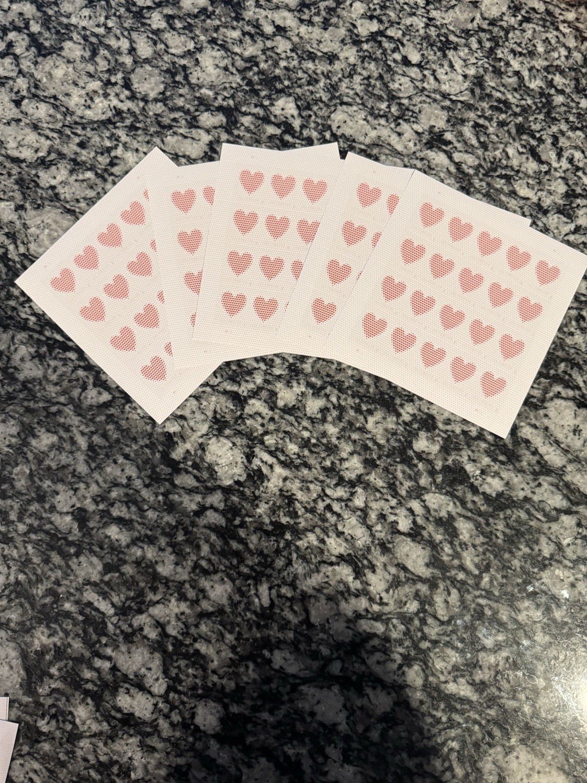 2020 USPS SHEET OF 20 FIRST CLASS LETTER STAMPS MADE OF HEARTS 78¢