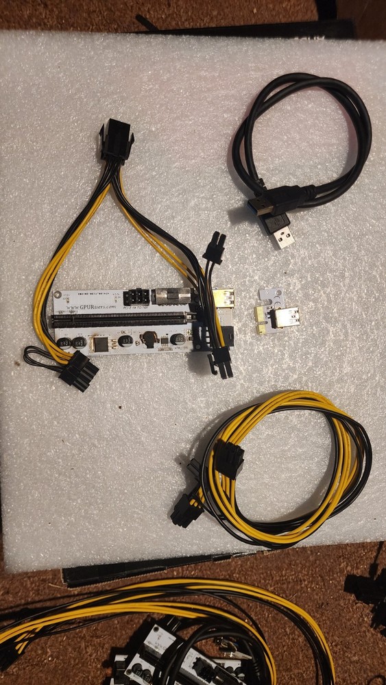 GPUrisers.com 4 Capacitor PCIe Risers