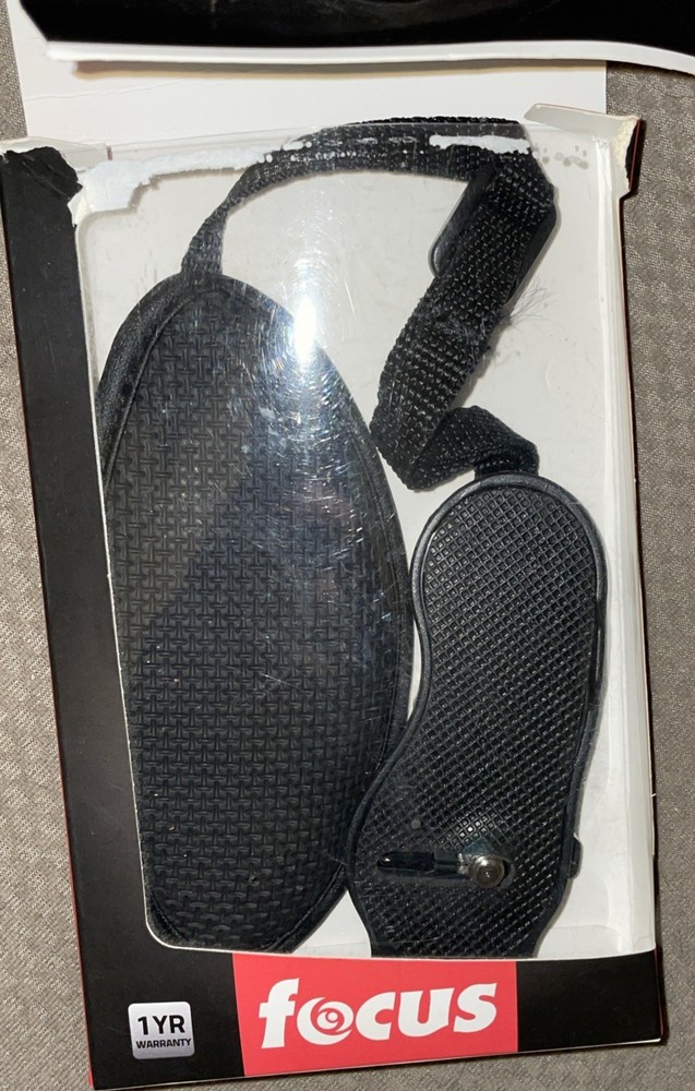 Focus SLR/DSLR Camera Pro Hand Grip/Strap Black
