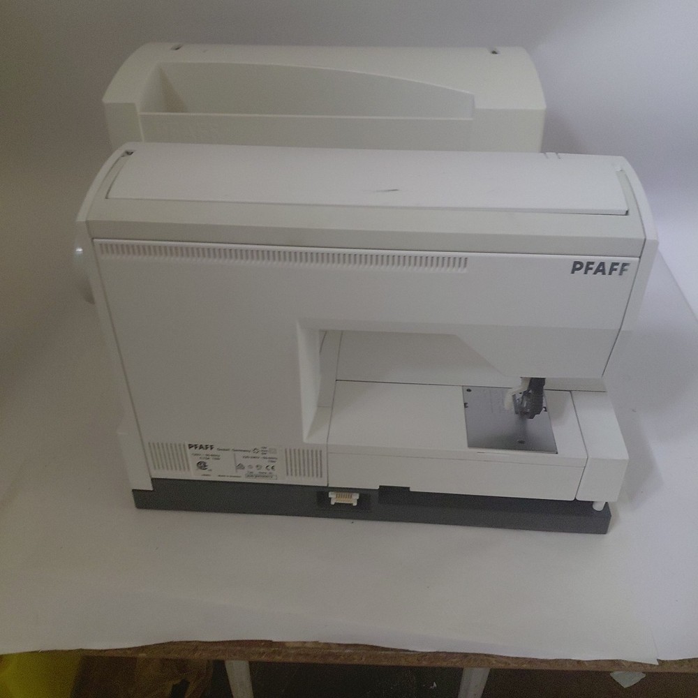 Pfaff creative 2124 Sewing Machine Untested