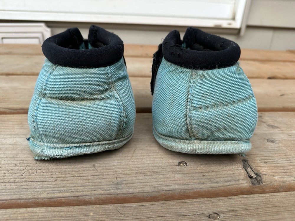 Horse Tack - Medium Professionals Choice Bell Boots