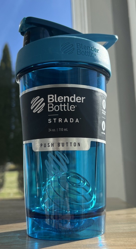 Blender Bottle Shaker Bottle With Lock NEW Blue Loop Top Push Button Mixer