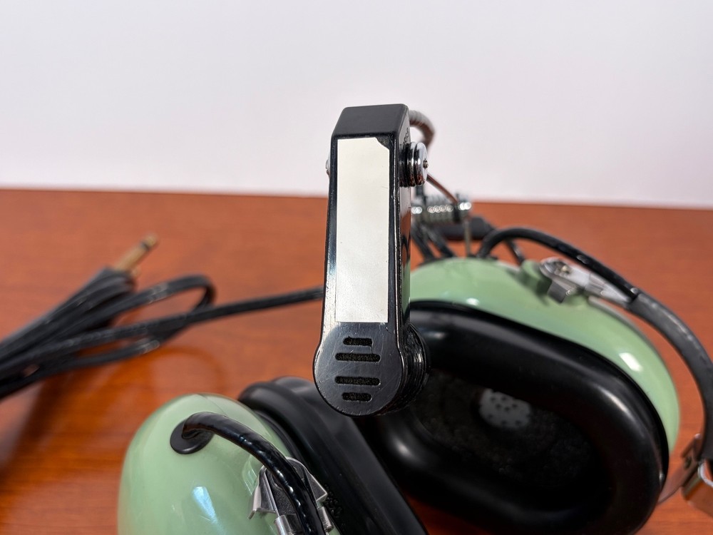 David Clark H10-30 Aviation Headset Dual Plug With Microphone Untested