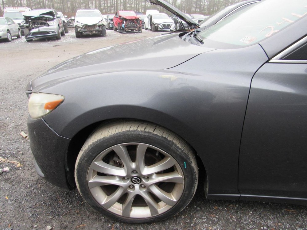 6 2016 Glove Box 1014581