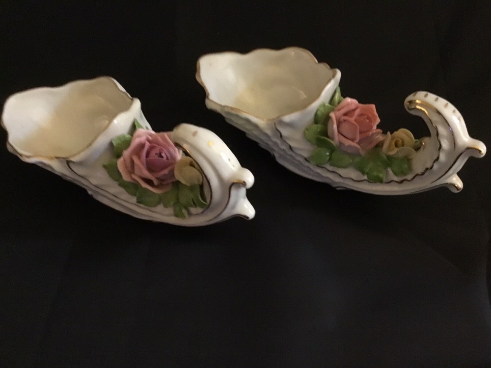 DRESDEN CAPDIMONTE CORNUCOPIA PORCELAIN VASES (2). D134