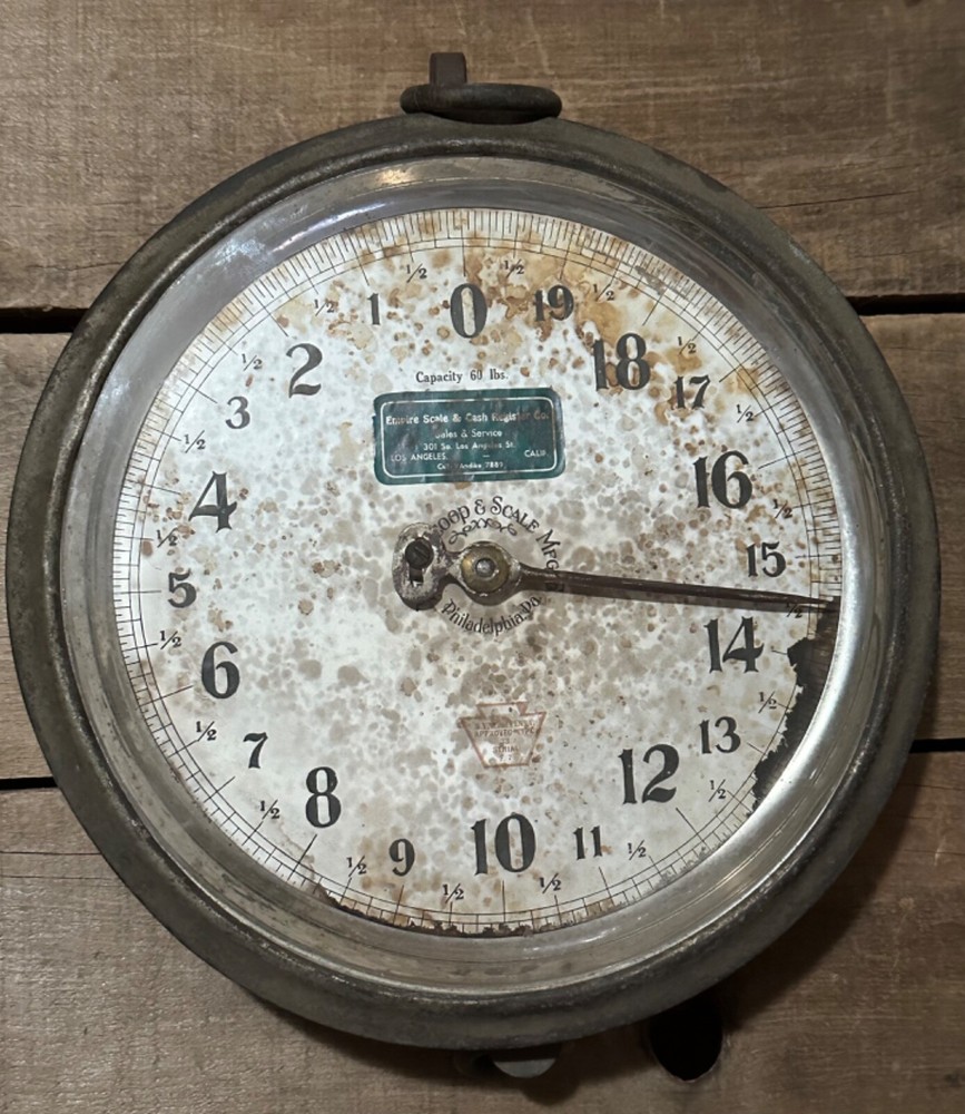 VINTAGE HANGING SCOOP  SCALE