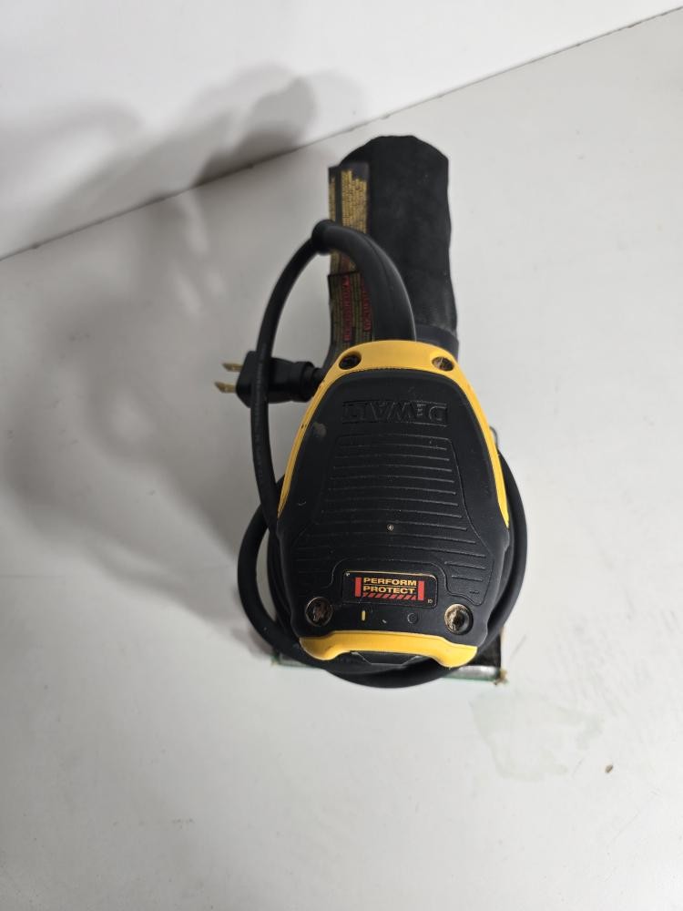 DEWALT DWE6411 (P17028799)