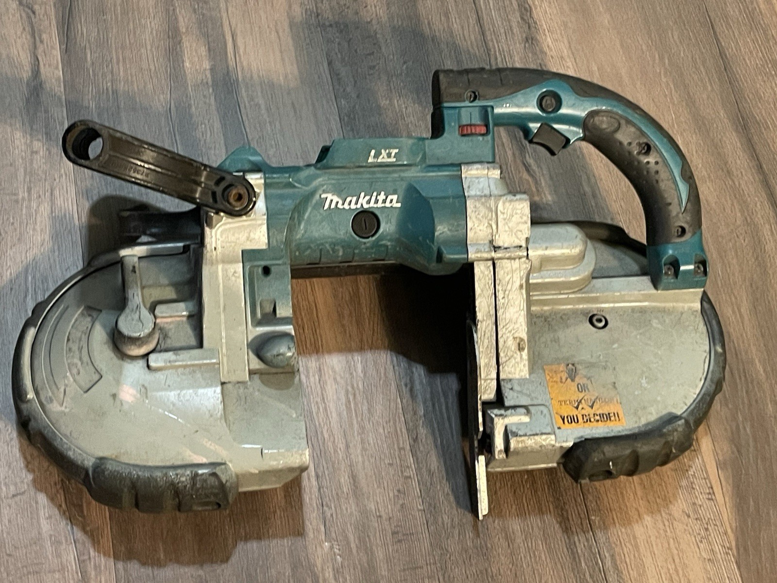 MAKITA XBP02 18V Portable Bandsaw w/ Charger, & (2) 5ah Batteries