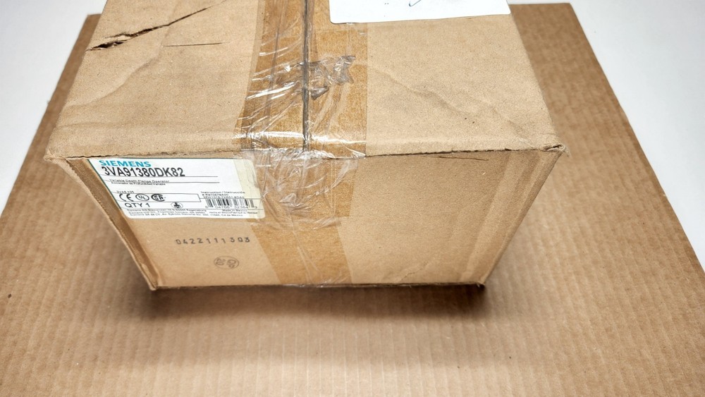 NEW Siemens 3VA91380DK82 Variable Depth Flange Operator Kit