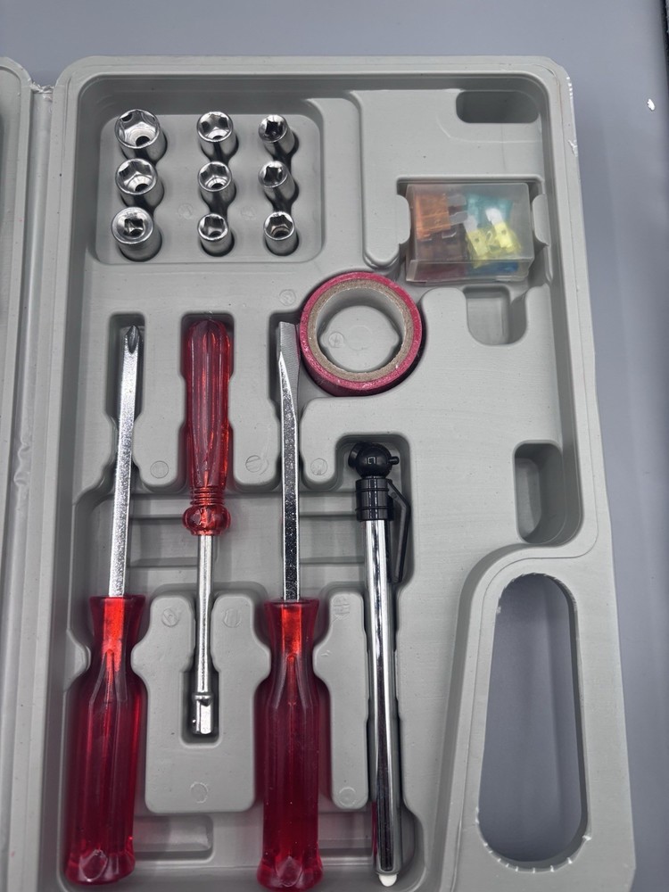 Roadside Emergency Car Kit 30 piece tool set (never used)