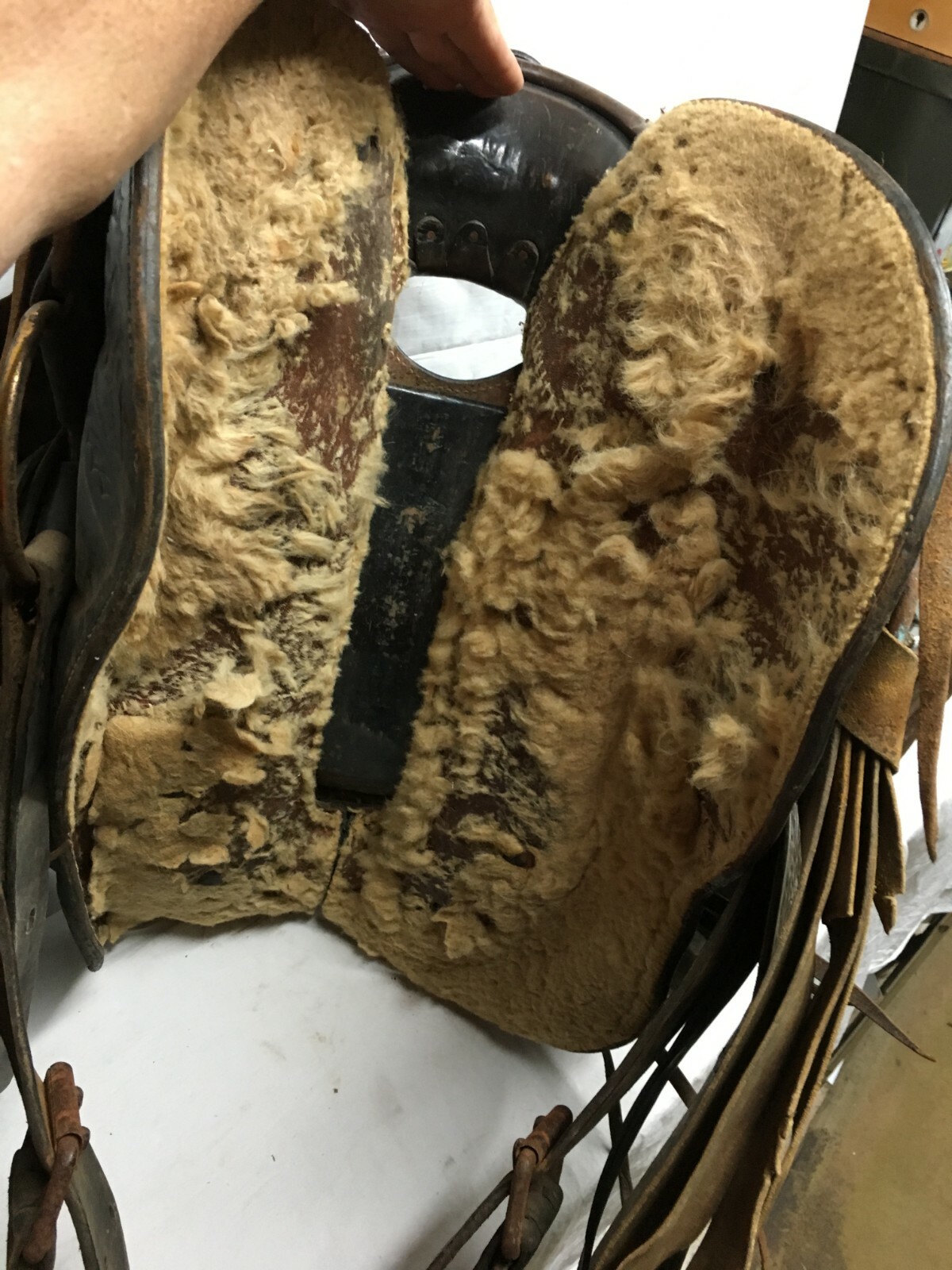 Vtg 1960's American Saddlery P404 leather horse saddle hand tooled Wood Stirrups