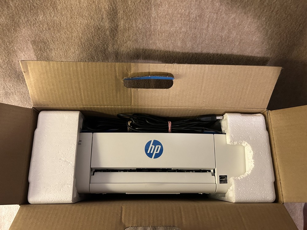 HP DeskJet 3755 All-in-One Printer Scanner Copier | Powers On