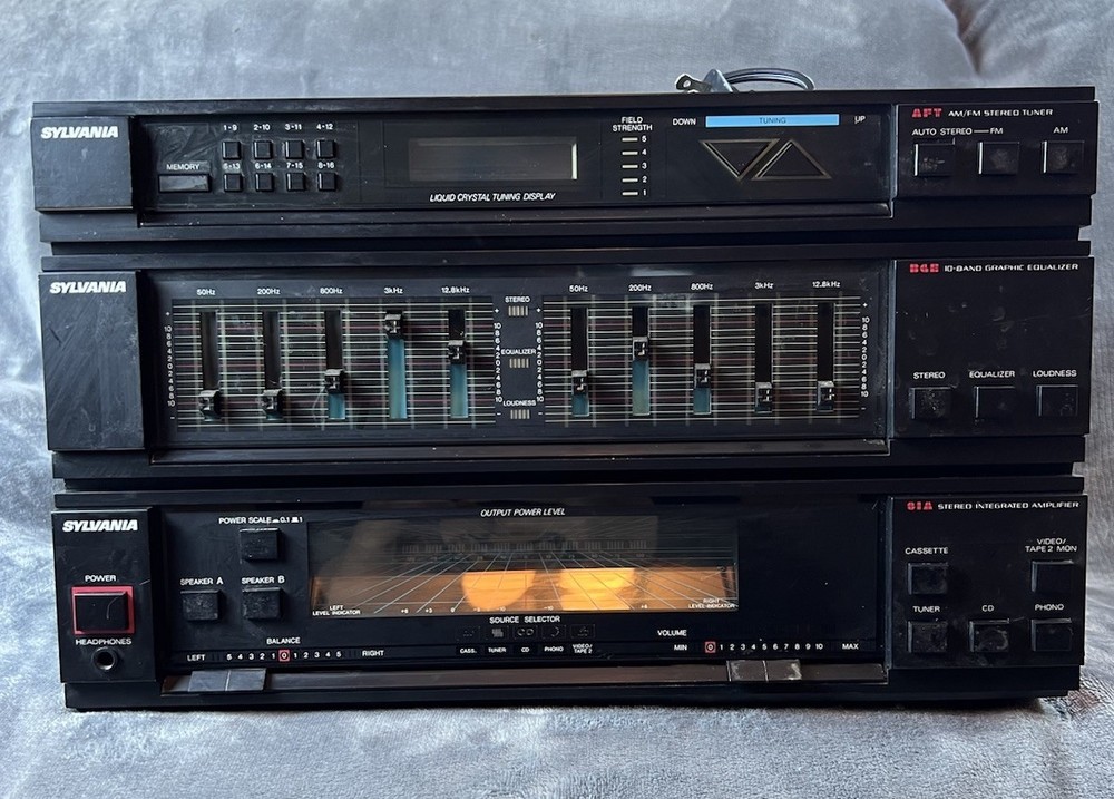 Vintage Sylvania EC8131 Stereo System Receiver Amplifier Equalizer Tuner 🎵📻📼