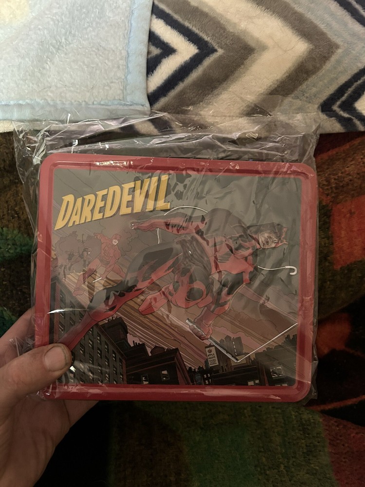 DAREDEVIL LUNCHBOX w/ THERMOS! NEW!