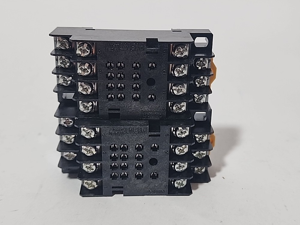 Omron PYF14T (Lot Of 2)