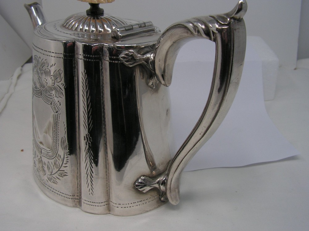 ANTIQUE DECORATIVE VICTORIAN SILVER PLATED TEAPOT