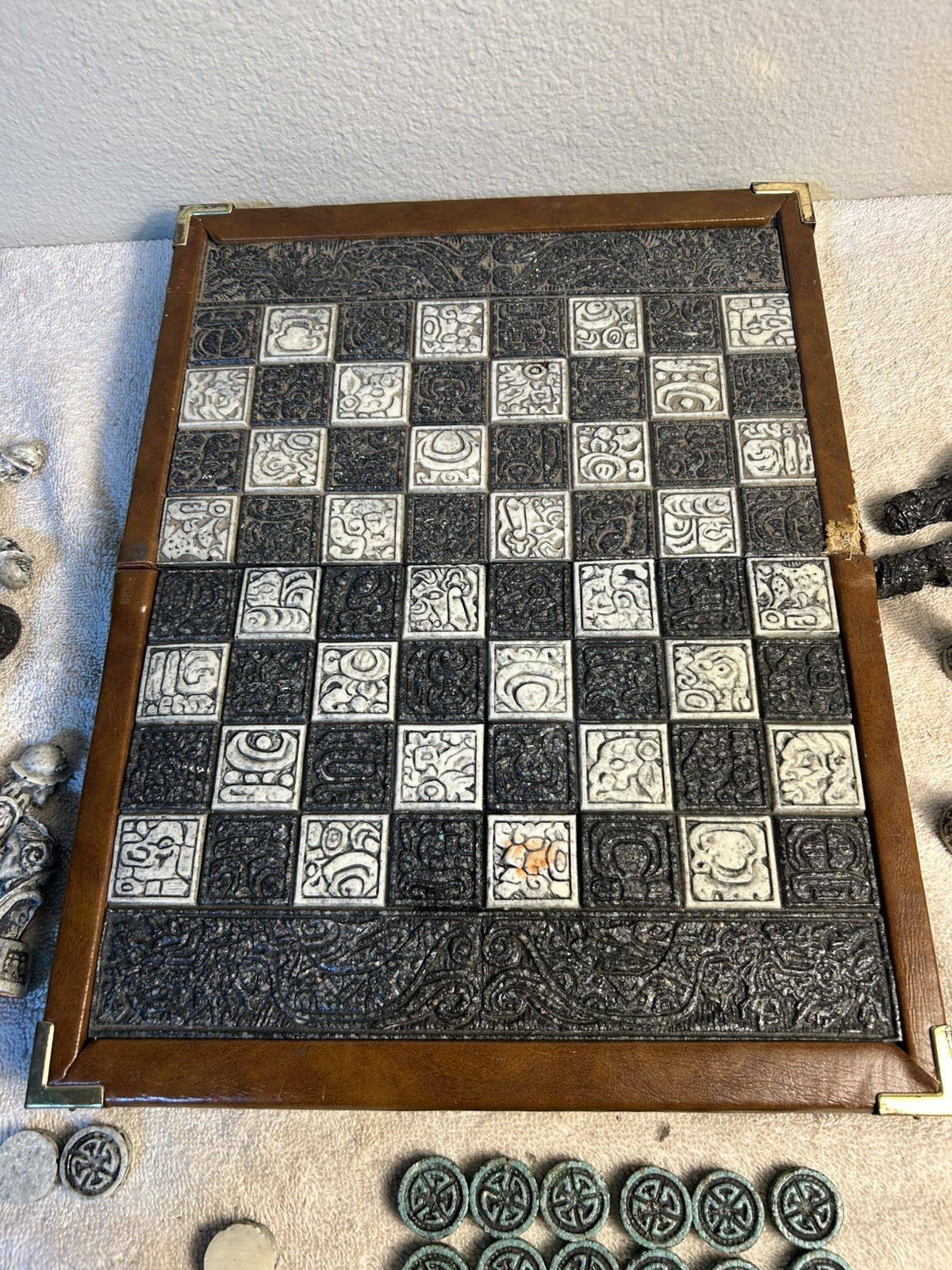 Medieval Skull Busts Mayan Or Aztec Inspired Chess & Backgammon Set - Incomplete