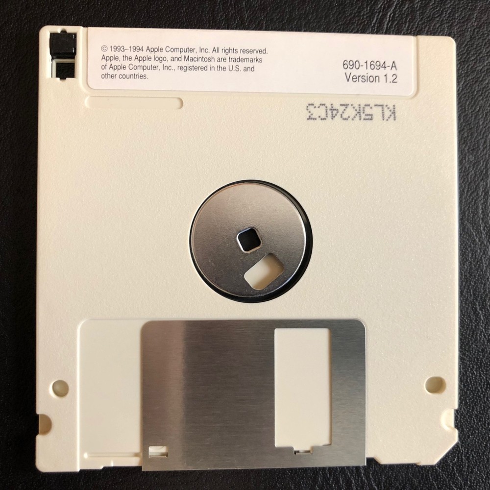 Apple Multiple Scan 3.5" Floppy Diskette / Macintosh Computer Software