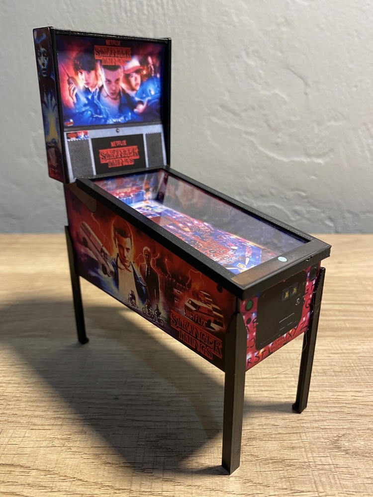 1:12 Scale Replica “Stranger Things” Pinball Machine Mini Model Keepsake Trophy