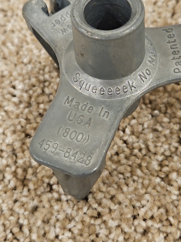 "Squeeeeek No More" Floor Repair Kit Tool
