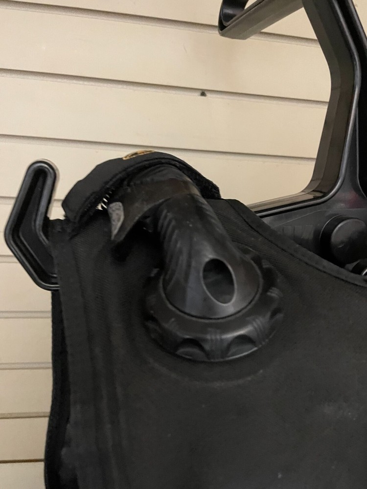 Used as is Aqualung WAVE BC NON INTEGRATED