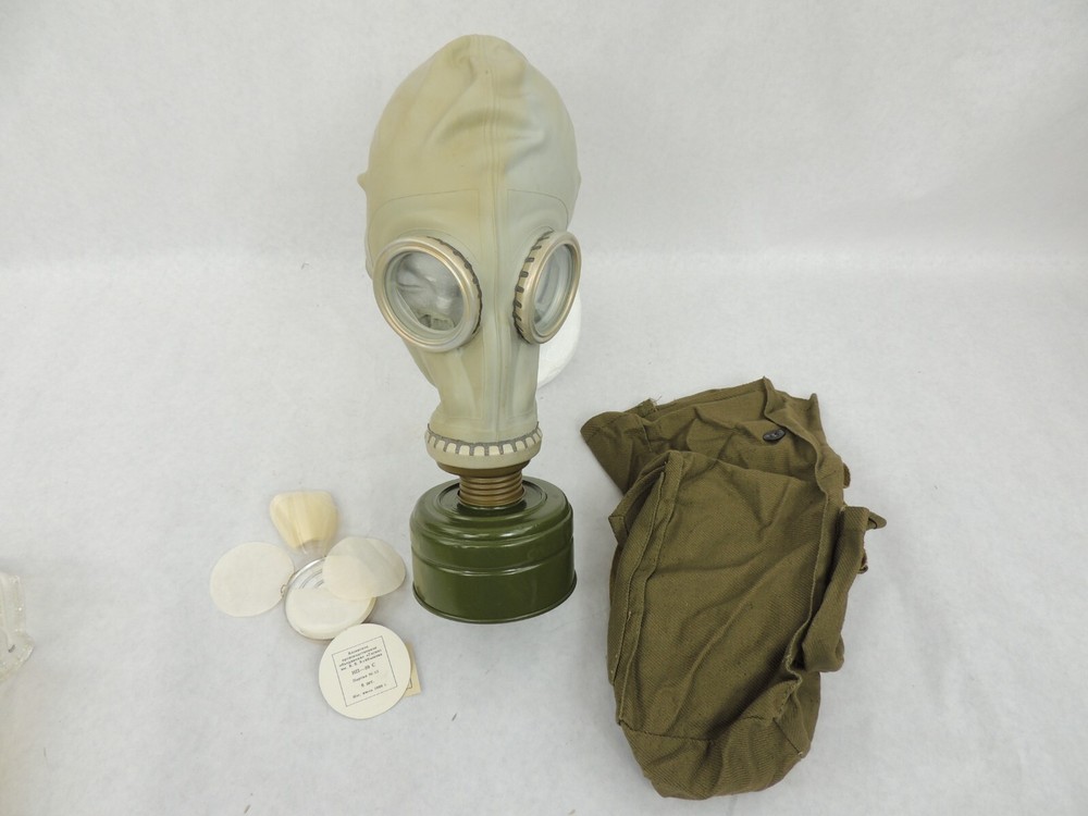 RUSSIAN GAS MASK, VINTAGE