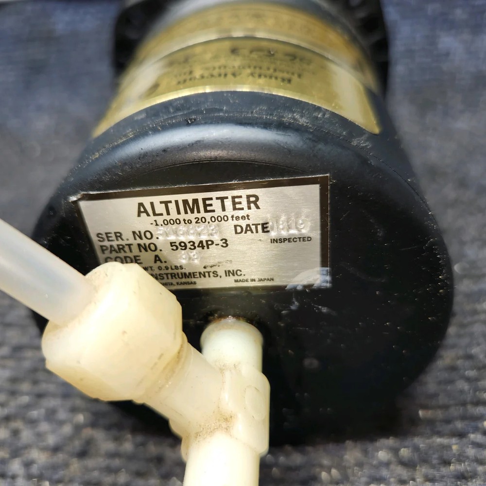 5934PD-3 | United Instruments | Cessna 182G | Altimeter indicator Code: A.83