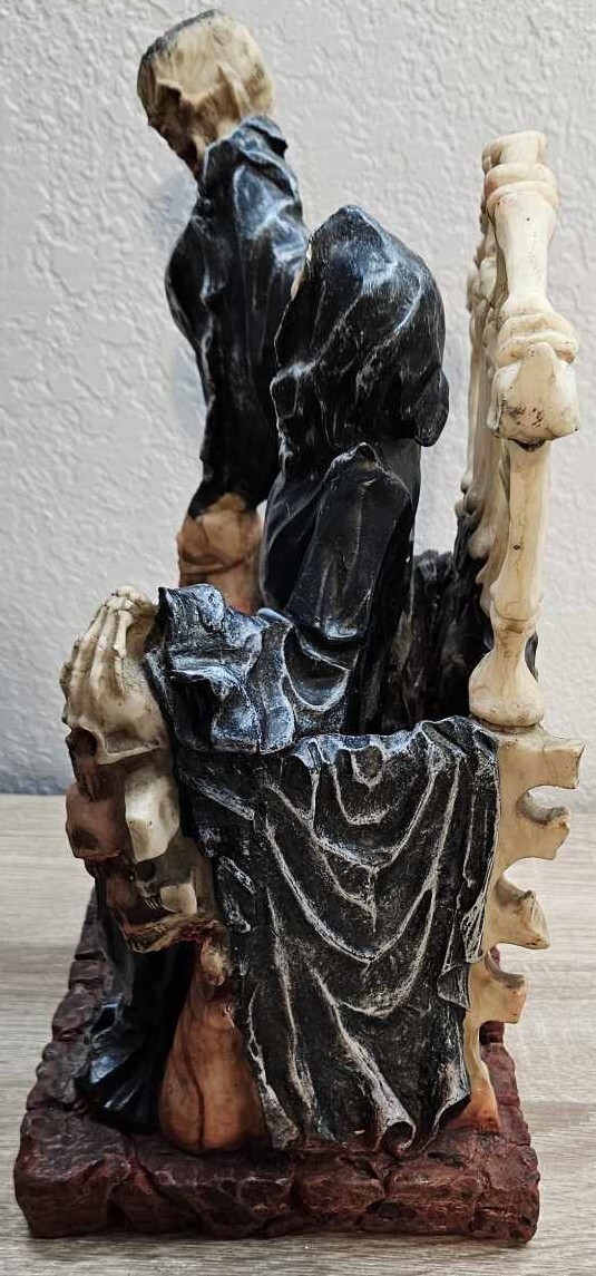 Soul Collector Grim Reaper Fountain of Despair- Spencers Gifts- Halloween Skulls