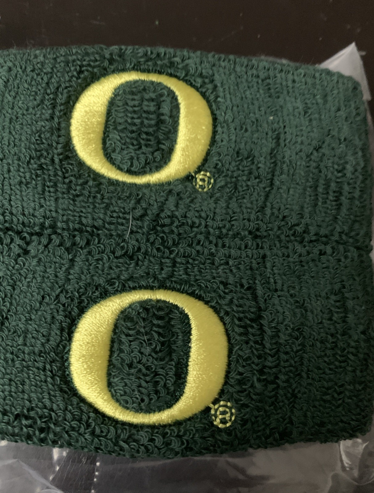 NWT 2-packs Nike Oregon Ducks Wristbands Sequoia/Yellow One Size sweatband R10