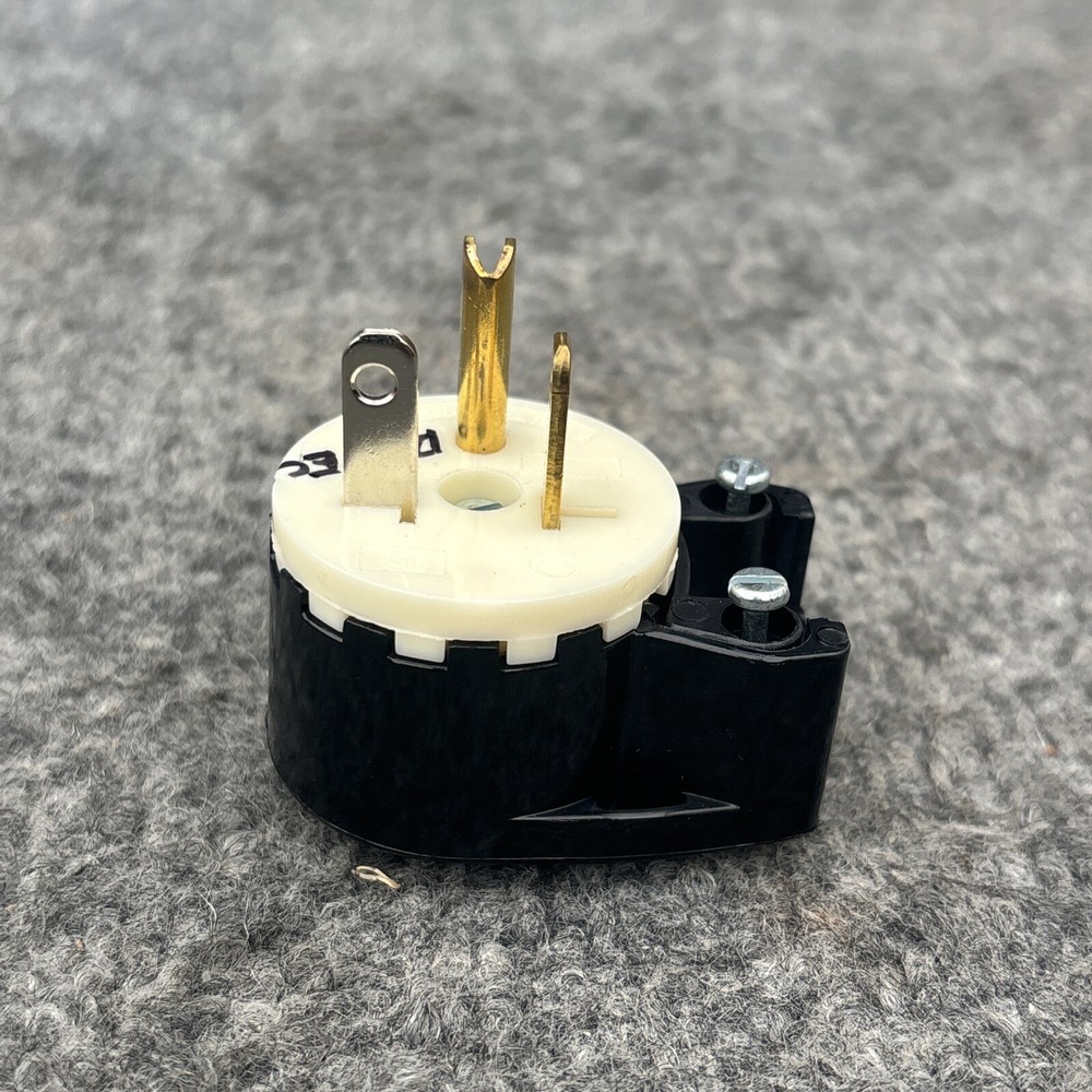 Bryant 5395 Angle Plug 20A 125V 2 Pole 3 Wire New