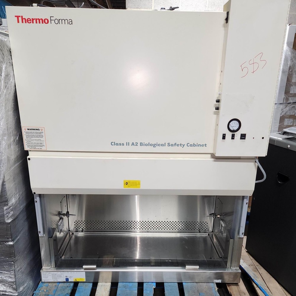 THERMO FORMA 1284 CLASS II A2 SAFETY CABINET