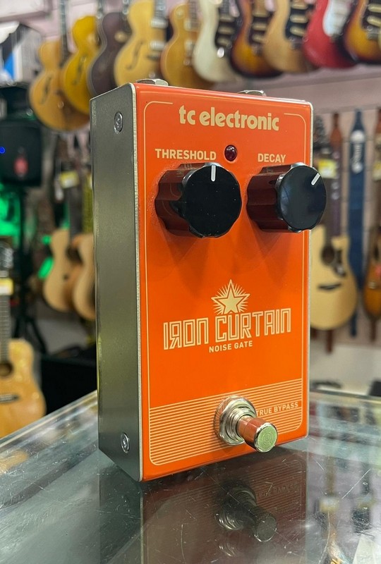 TC ELECTRONIC IRON CURTAIN