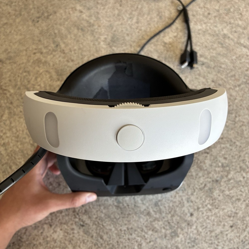 Sony PlayStation VR PSVR (PS4) CUH-ZVR2 Headset/Controllers/Camera Bundle