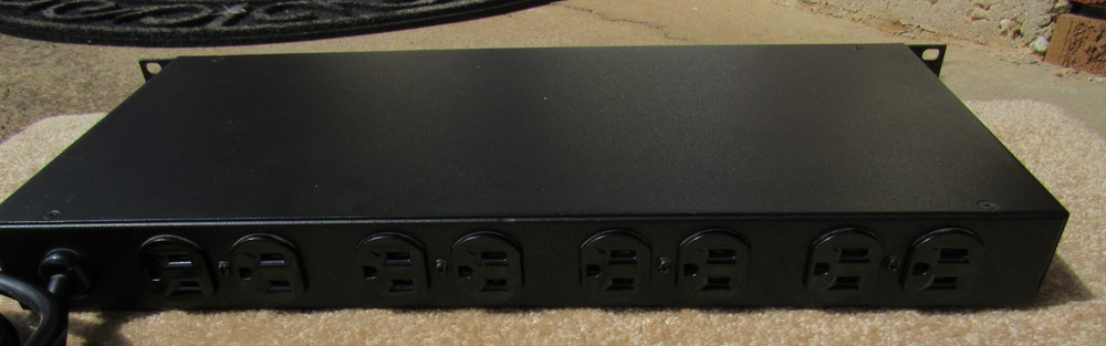ETA Systems PD8 Conditioned Power Distribution Unit Rack Mount 8 Outlet Working