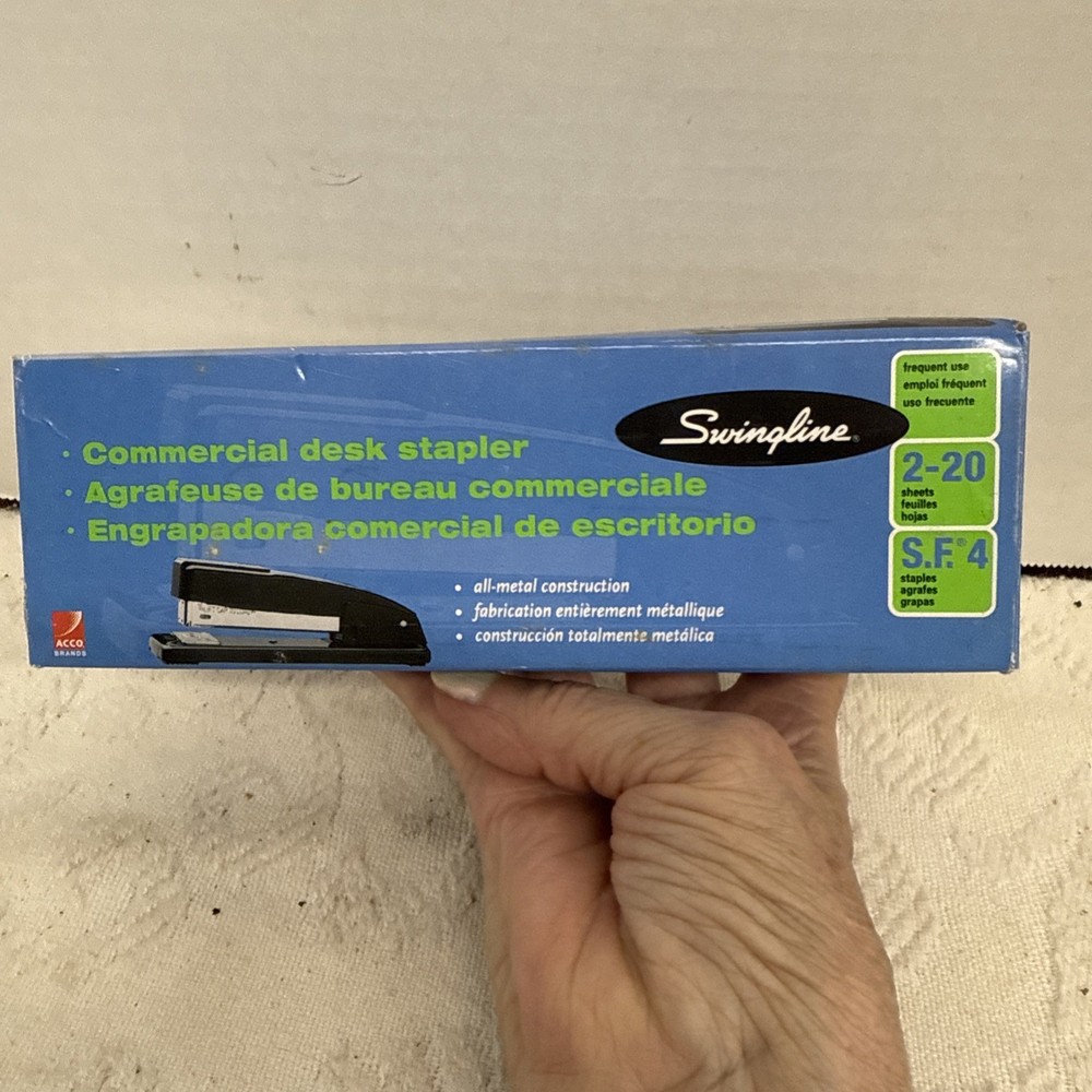 Lot 2 Swingline staplers 25 Sheet