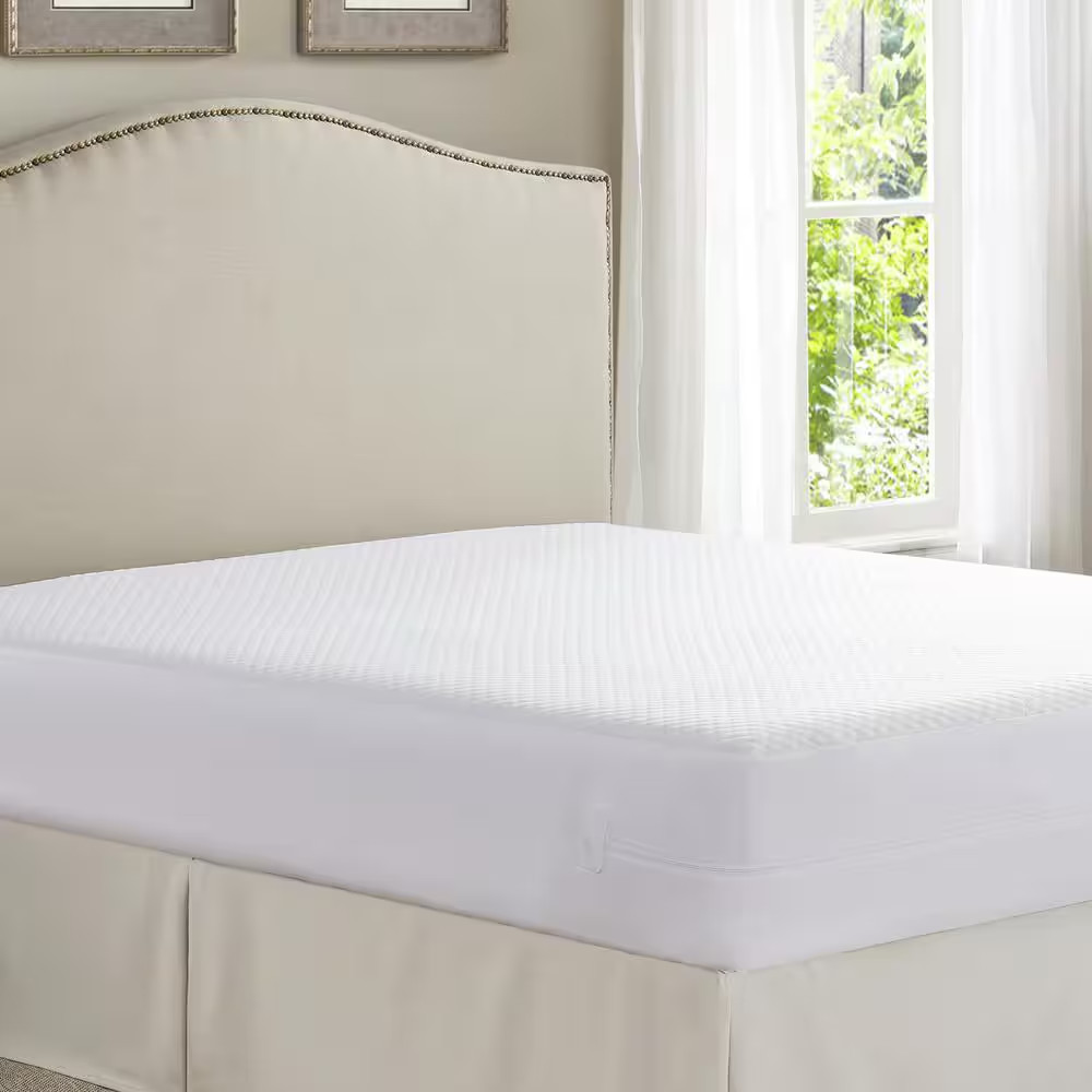 Comfort Top Polyester Bed Bug Blocker Cal King Mattress Protector