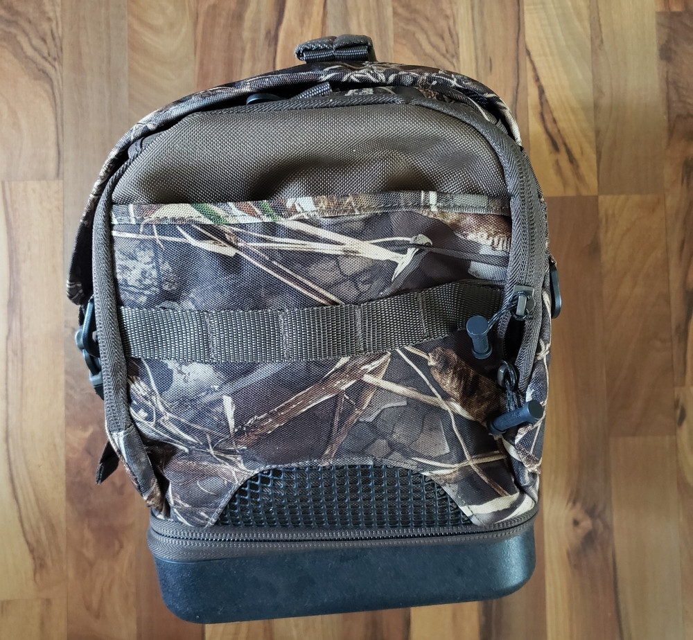 MAGELLAN OUTDOORS HUNTING BAG NWT