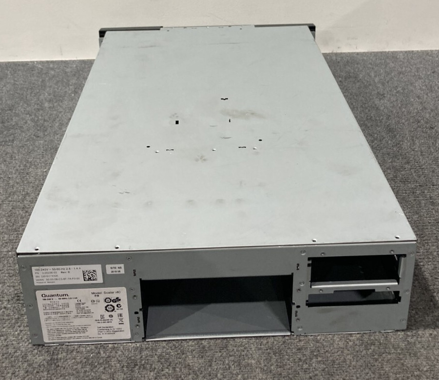 QUANTUM SCALAR I40 TAPE LIBRARY