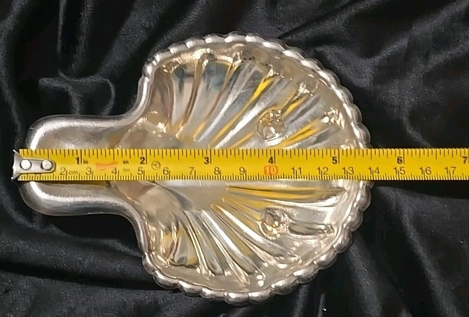Victor Silver Co. Silver Plate Shell Shaped Nut / Candy Dish – Vintage