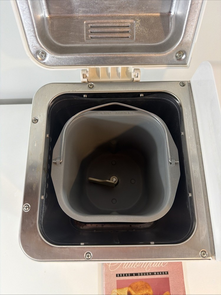 West Bend Automatic Bread & Dough Maker Model 41040 Bread Machine Tested Works