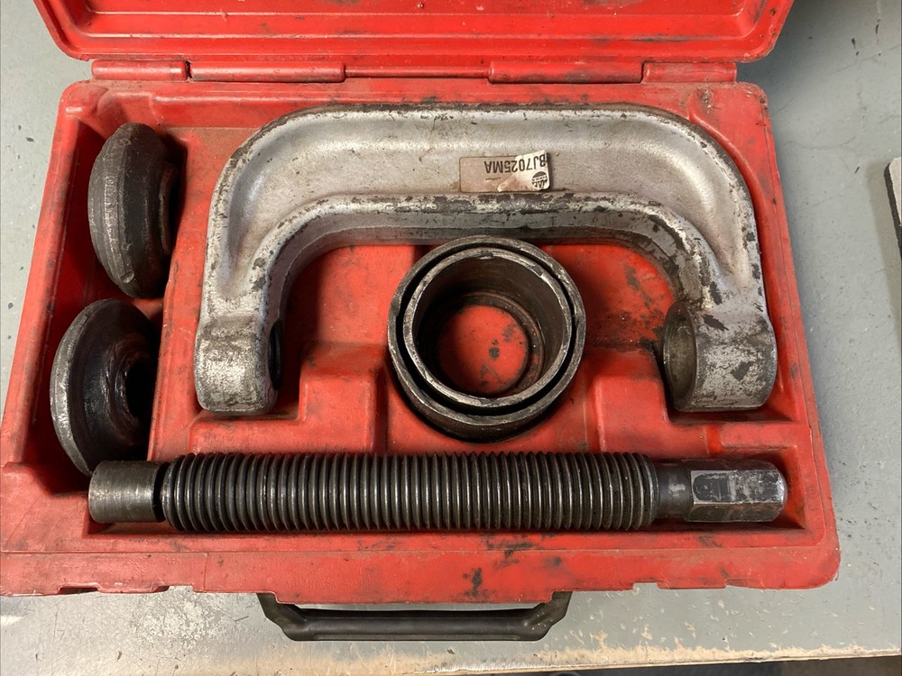 MAC Tools BJ7025M Ball Joint / U Joint Press In Case *Missing a Ring*