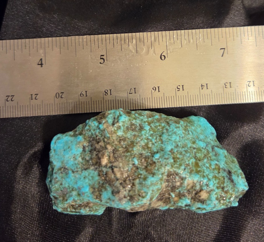 HIGH QUALITY TURQUOISE KINGMAN ROUGH 83 GMS