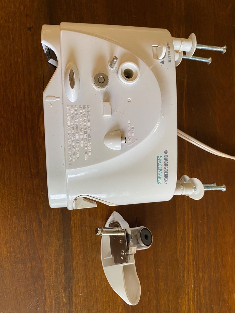 Black & Decker Spacemaker electric under counter Can Opener