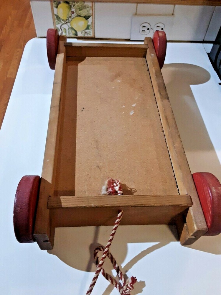 Vintage PLAYSKOOL Wagon Pull Toy with pull rope
