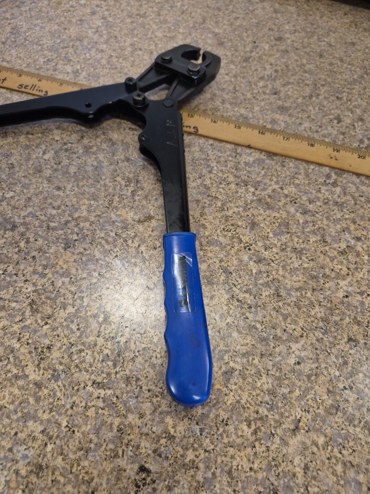 Watts 3/4" Pex Crimp Tool